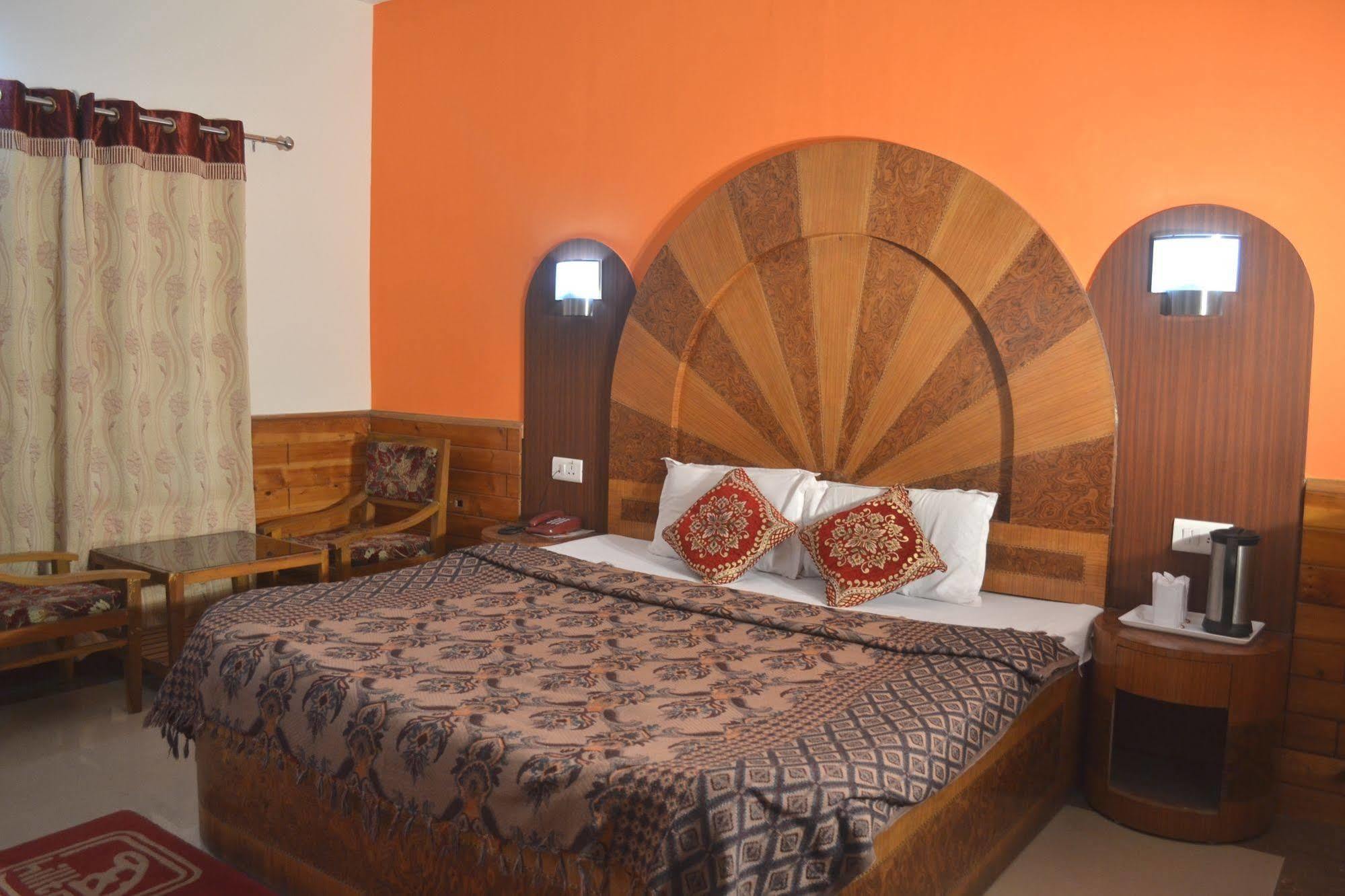 Hilltone Resorts & Spa Manāli Exterior foto
